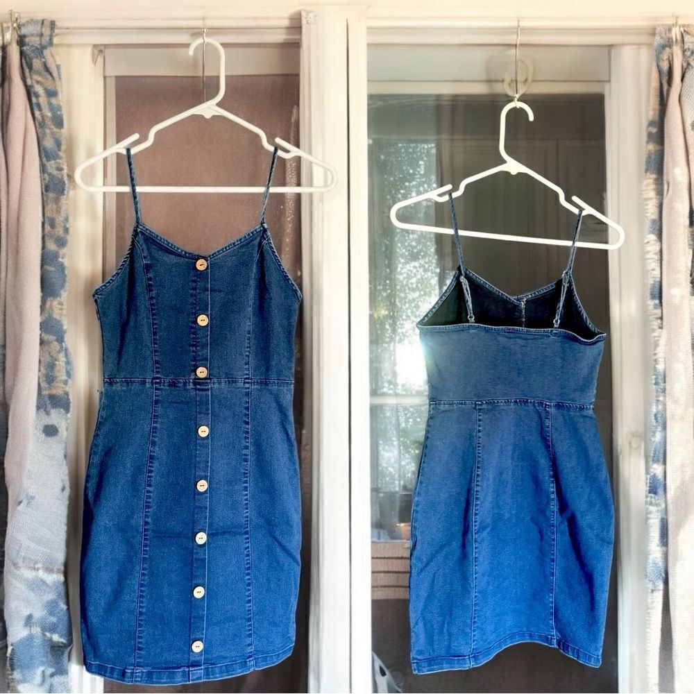 Blashe Denim Dress l Spaghetti Straps (adj) l Decorative Buttons l M l Like New
